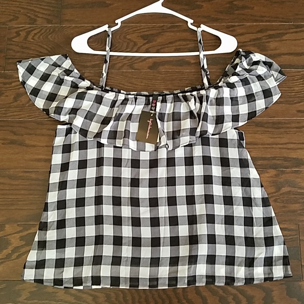 🎪❤NWT Three Hearts by HS B and W Checkered Top